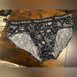 Pair of thieves brief